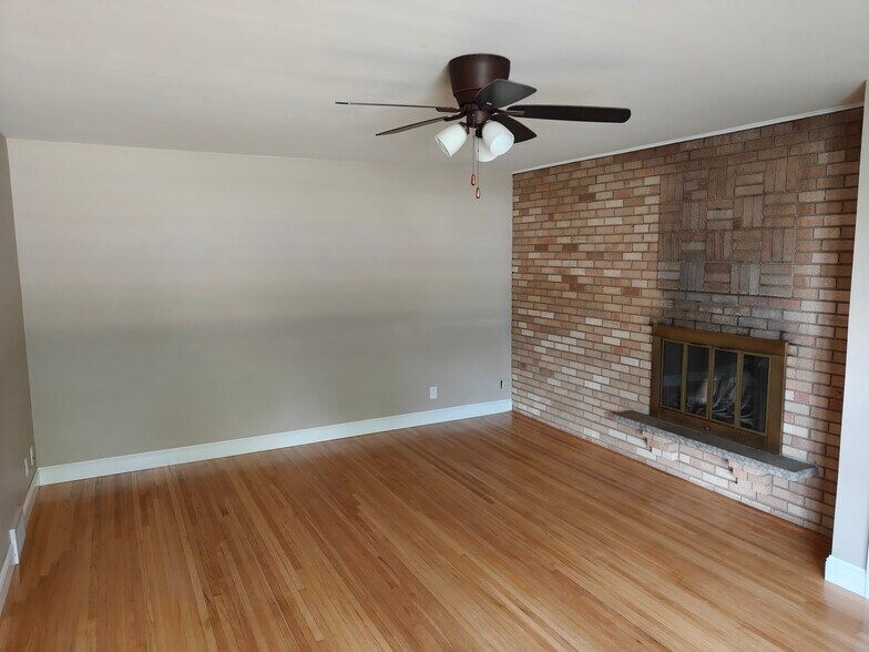 Upstairs Living Room - 6434 Xerxes Ave S