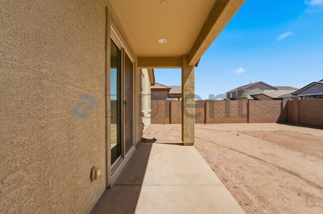 Building Photo - 9219 W Sells Dr