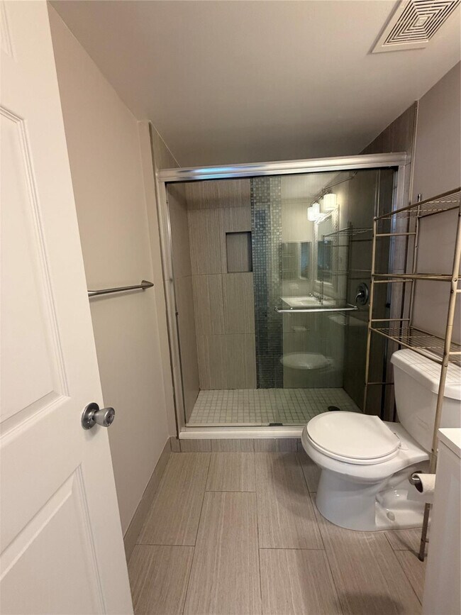 Building Photo - 5025 Wiles Rd