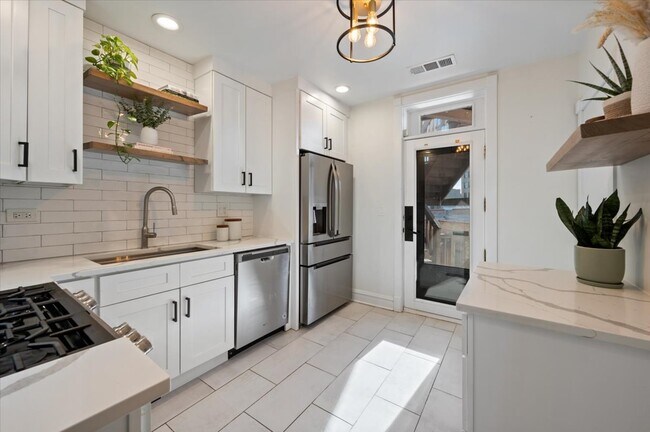 Building Photo - 2013 W Concord Pl