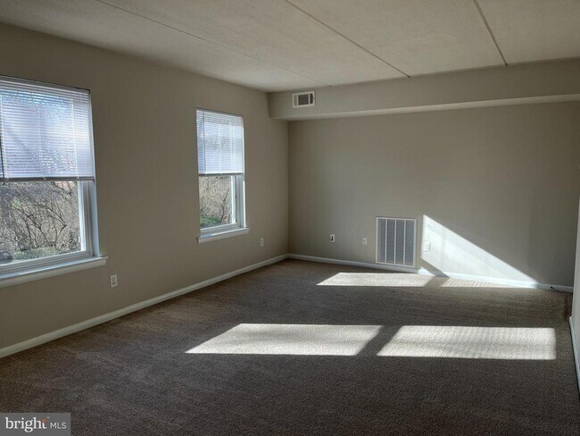 Building Photo - 1316 West Chester Pike