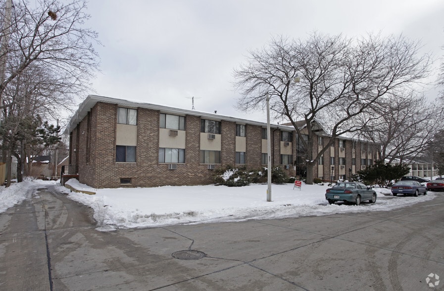 Primary Photo - Riverwest Terrace