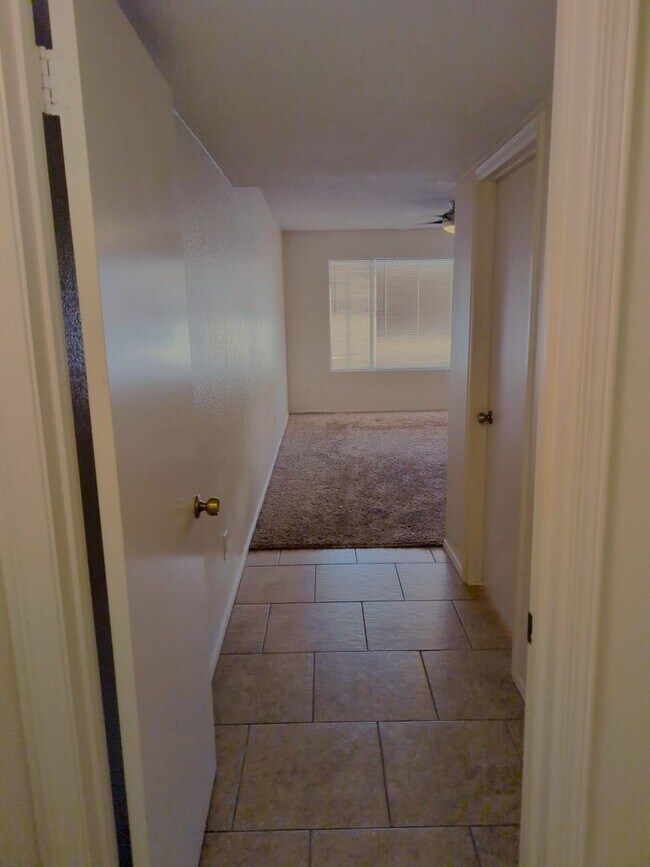 Building Photo - 73 S Cypress Ct