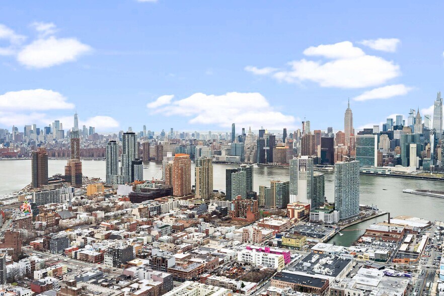 Building Photo - 3 Ct Square W