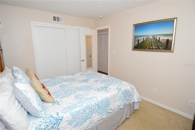 Building Photo - 213 Sea Horse Dr SE