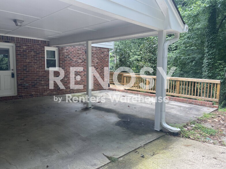 Building Photo - 9055 Carroll Manor Dr