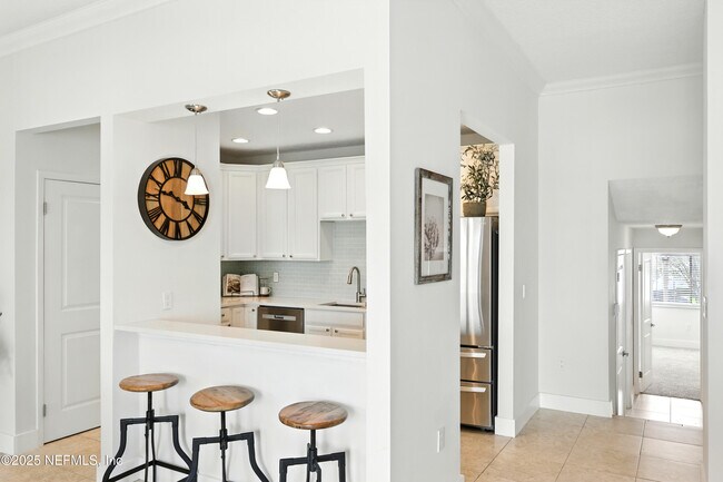 Building Photo - 16 Cove Rd