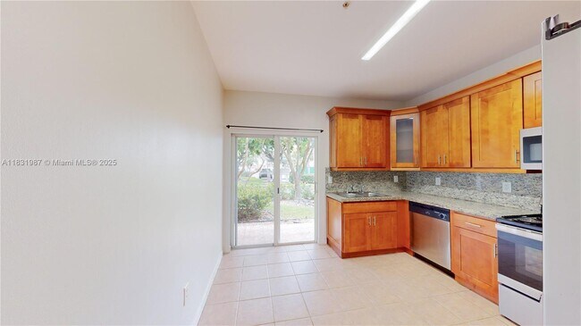 Building Photo - 5660 NW 115th Ct