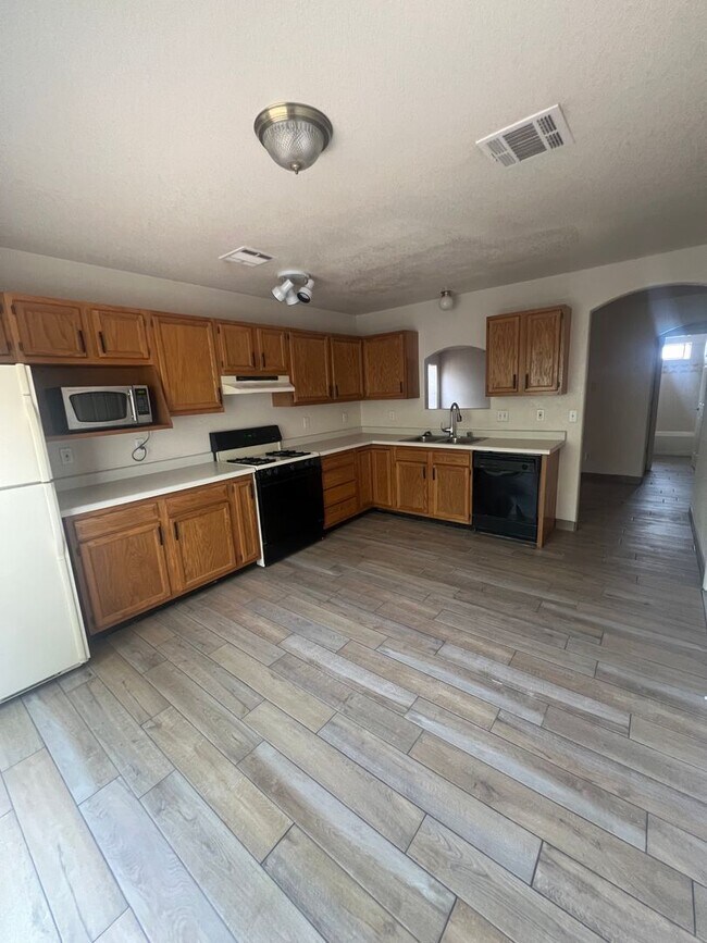 Building Photo - Cute 2 bedroom/2 Bath Home in Los Colinas