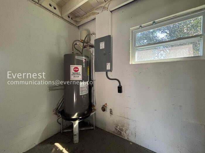 Building Photo - 116 Hope Cir