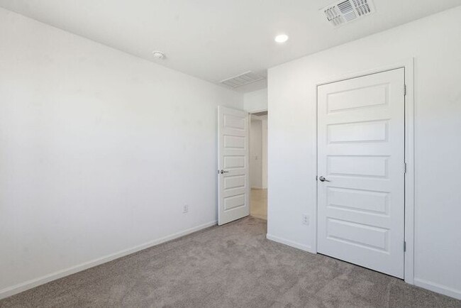 Building Photo - Modern Comfort Meets Desert Serenity – 4 Bed Rocking K Rental Home Available Now!