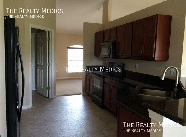 Building Photo - 4876 Summerfield Cir