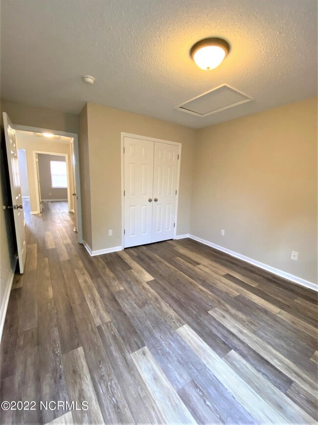 Building Photo - 2119 Hurt Dr