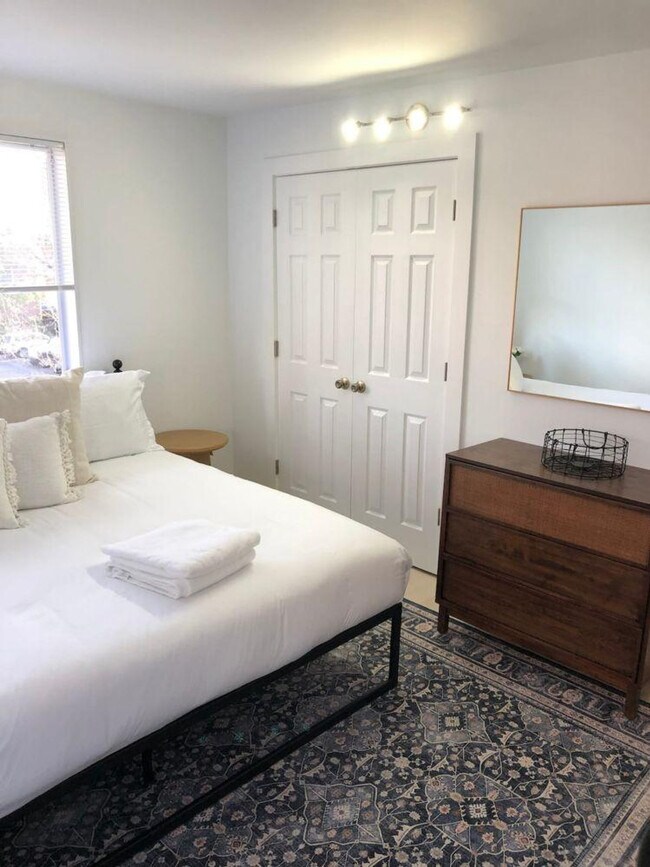 Building Photo - 4206 Washington Blvd