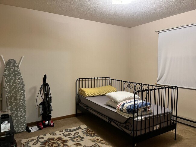 Building Photo - Redwood - Hudson