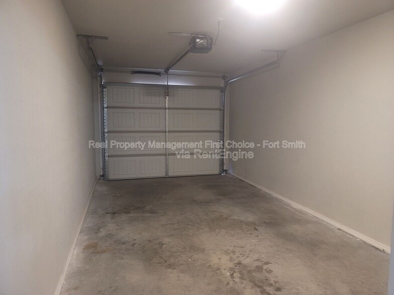 Building Photo - 2101 Ingalls Ln