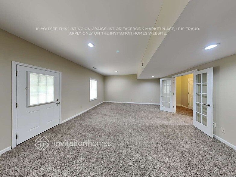 Building Photo - 4016 Water Hole Ct