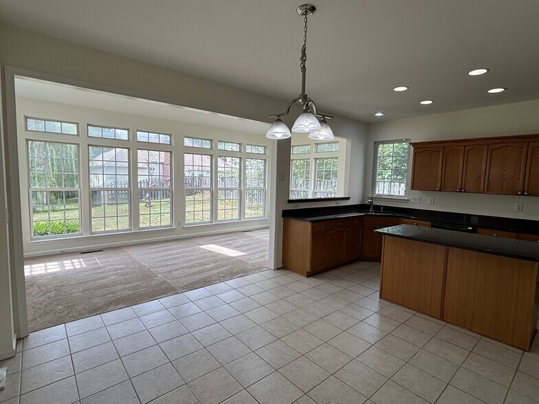 Building Photo - 15938 Wayland Dr