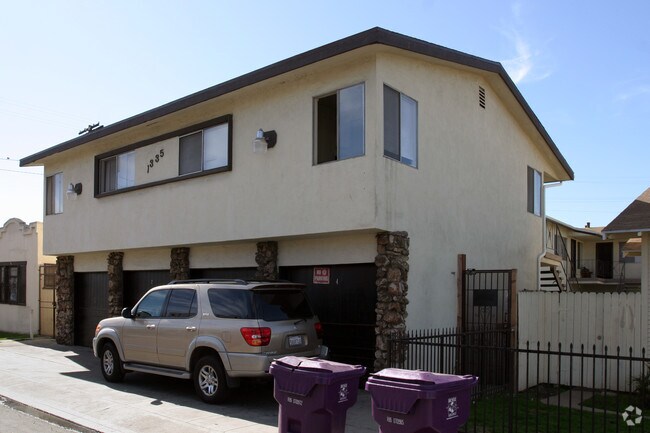 Building Photo - 1335 Stanley Ave