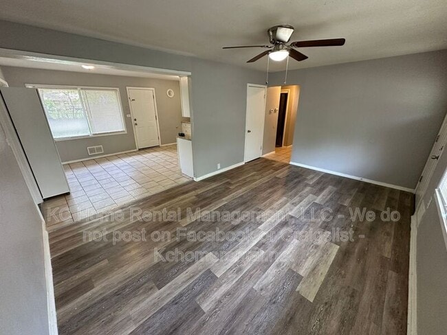 Building Photo - 10812 Newton Ave