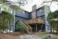 Building Photo - 5 Treetop Park