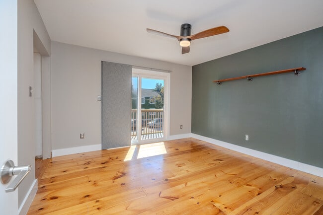 Building Photo - 4467 Ocean View Ave