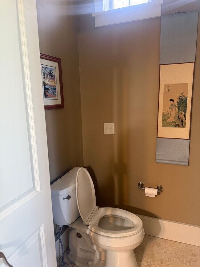 Building Photo - Rare Find- Home for Rent in the Knolls Community