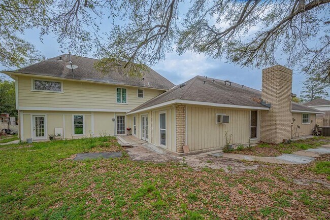 Building Photo - 4015 Black Locust Dr