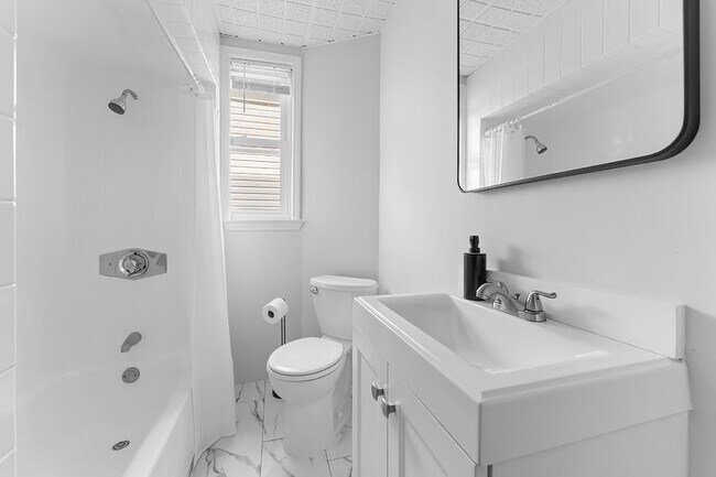 Building Photo - 3 Seafoam Ave