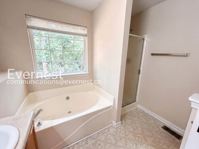 Building Photo - 2929 Edgefield Ct SW