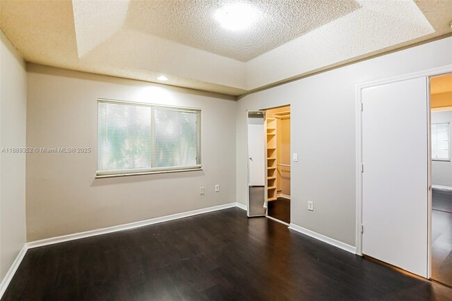 Building Photo - 10301 SW 18 St MIRAMAR, FL 33025