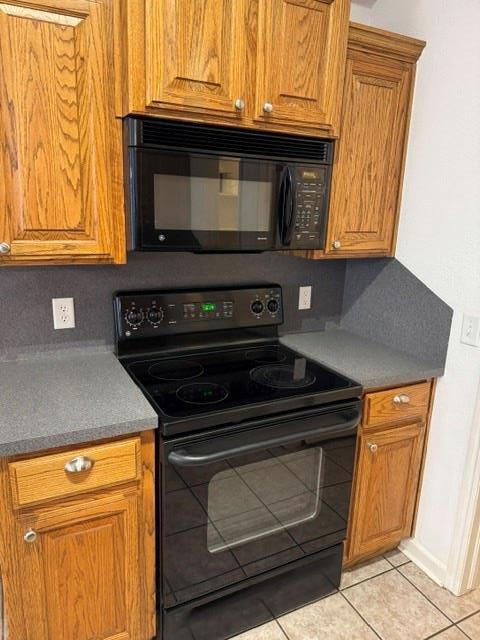 Building Photo - 532 Lone Oak Dr
