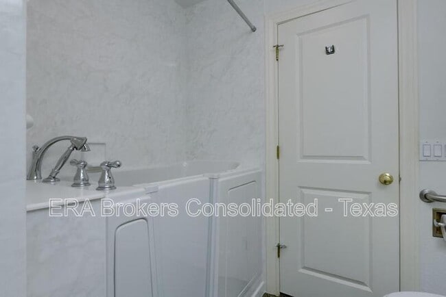 Building Photo - 994 Windmill Ranch Rd