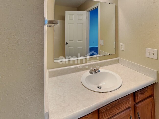 Building Photo - 10221 Blue Sky Dr