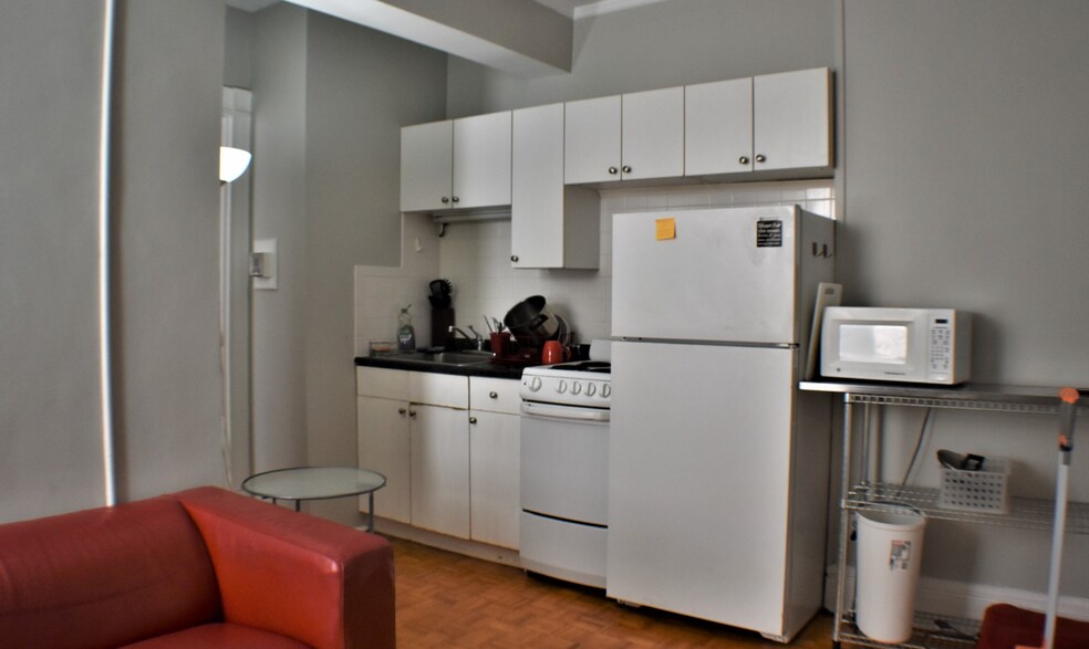 Building Photo - 21 Beacon St