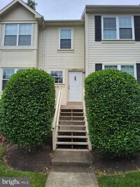 Building Photo - 218 Fernwood Pl