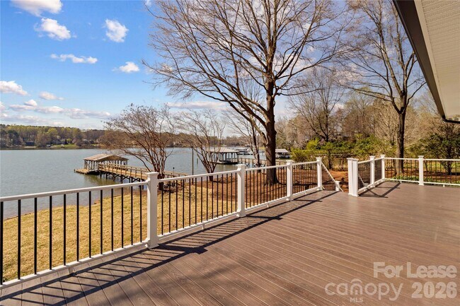 Building Photo - 118 Revere Dr