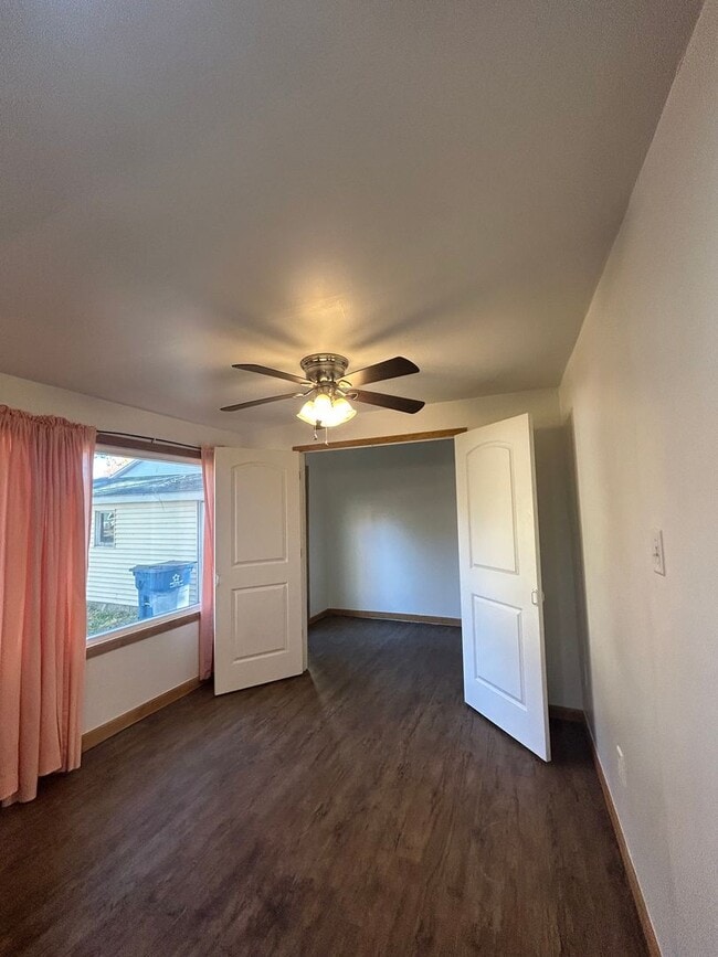 Building Photo - Updated 3 Bedroom House!