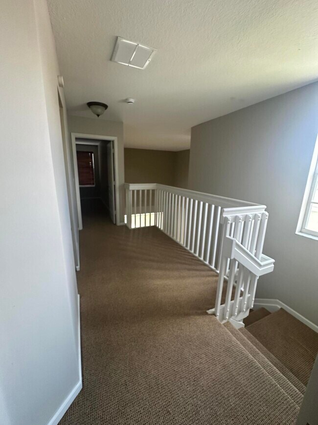 Building Photo - 127 Lancaster Way