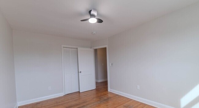 Building Photo - 3 Bedroom Home 21206