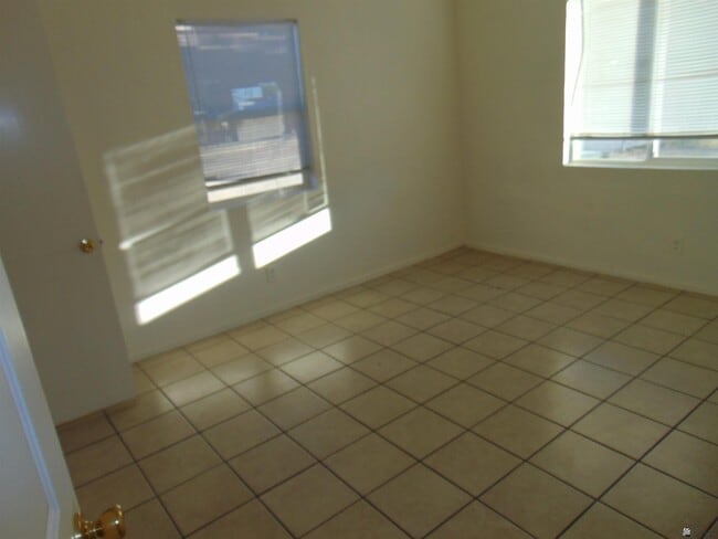 Building Photo - 1922 S 9th Ave