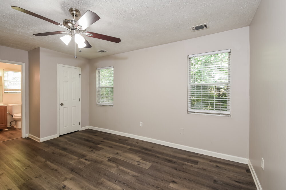 Building Photo - 5895 Brookside Dr SE