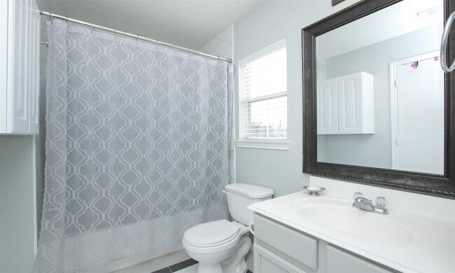 Building Photo - 6010 Ridgebriar Ln