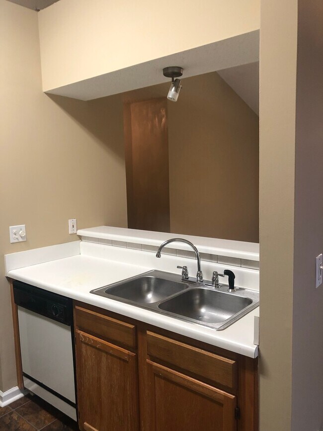 Building Photo - The Perfect Location in Acworth