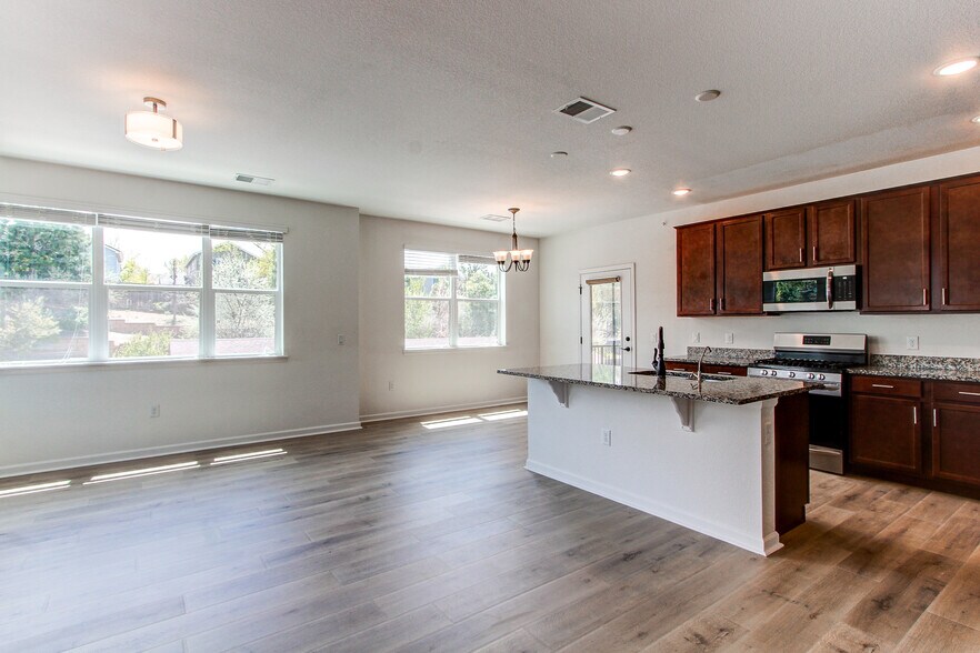 Building Photo - 4658 Copeland Cir