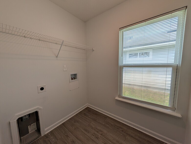 Building Photo - 119 Plantation Point Dr