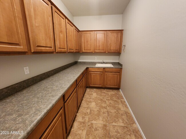 Building Photo - 18805 E Mockingbird Dr
