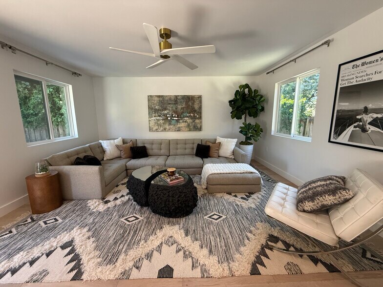 Building Photo - 10351 Keswick Ave