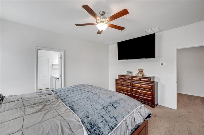 Building Photo - 317 Lucyanna Ln