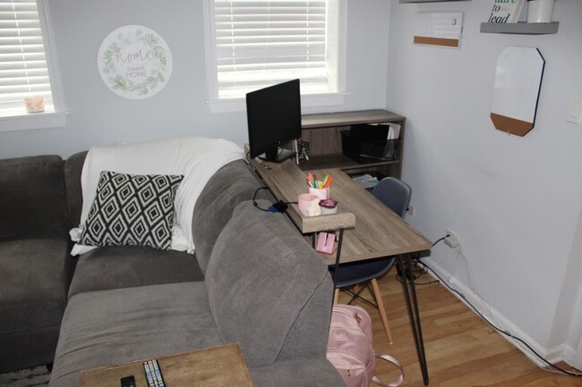 Building Photo - 3745 W Argyle St